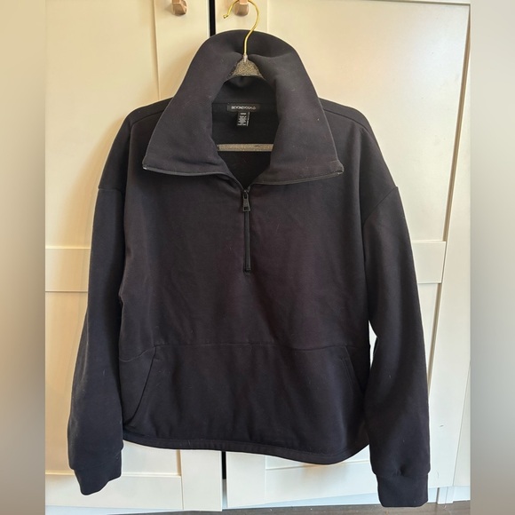 Beyond Yoga Tops - Beyond Yoga Trek Half Zip Pullover Sweatshirt in Black Size Small Activewear
